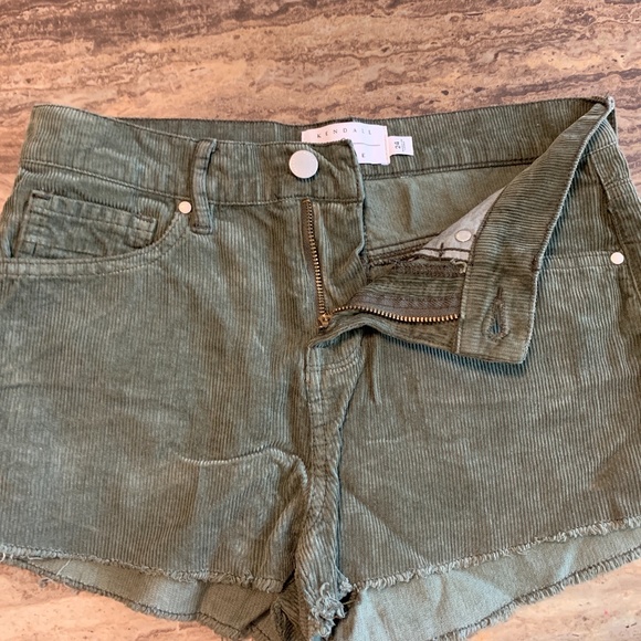 KENDALL+KYLIE GREEN CORD SHORTS Sz 24 - Picture 6 of 7
